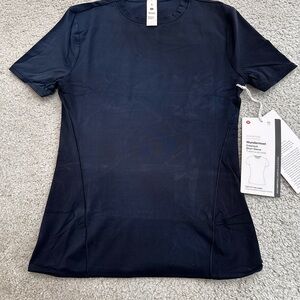 Lululemon Wundermost Ultra-Soft Nulu Hip-Length Crew Short-Sleeve Shirt XS Navy